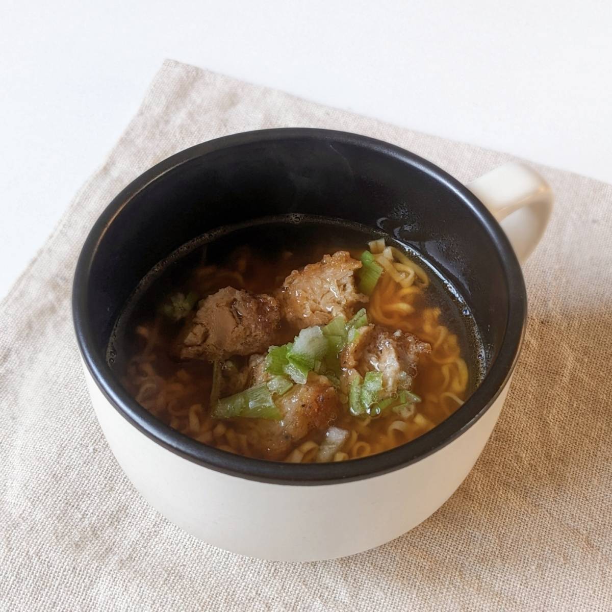 チキンラーメン公式の「がっつり鶏からねぎ」のレシピ
