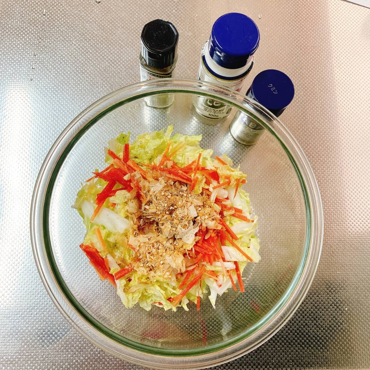 JAグループ公式の「生白菜人参キュウリカレーふりかけサラダ」のレシピ