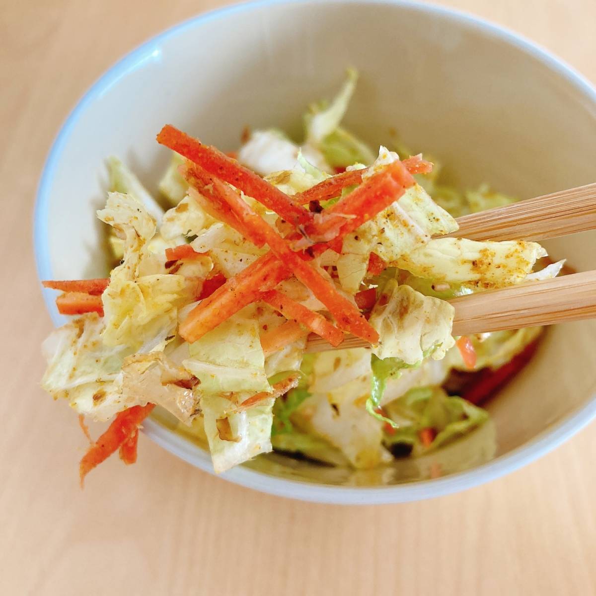 JAグループ公式の「生白菜人参キュウリカレーふりかけサラダ」のレシピ