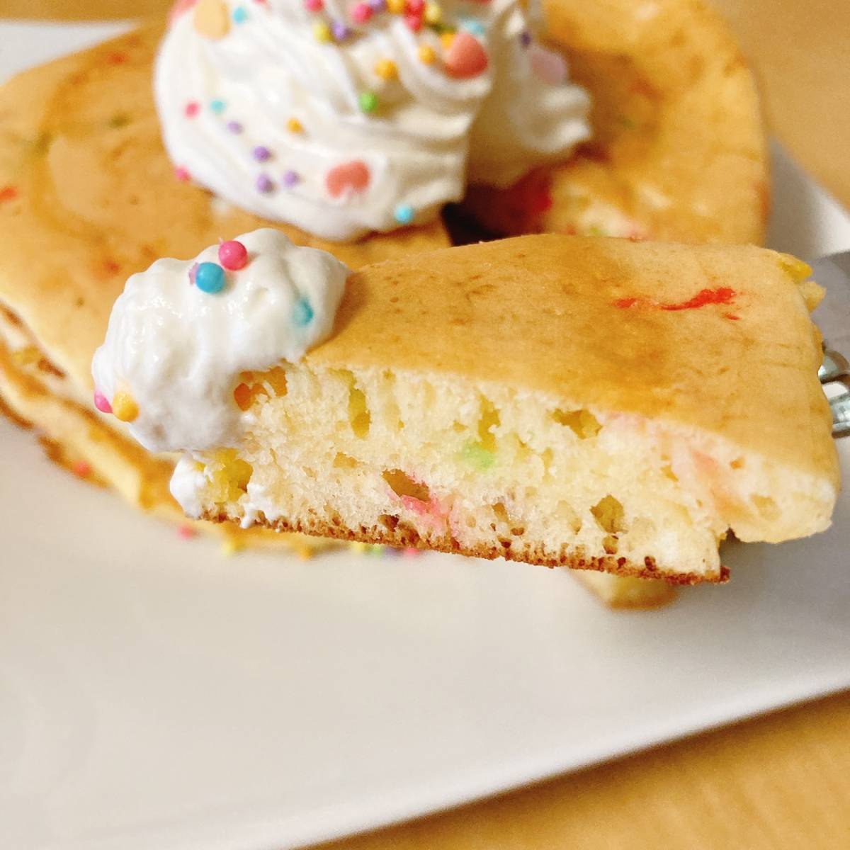 森永公式の「カラフルホットケーキ」のレシピ