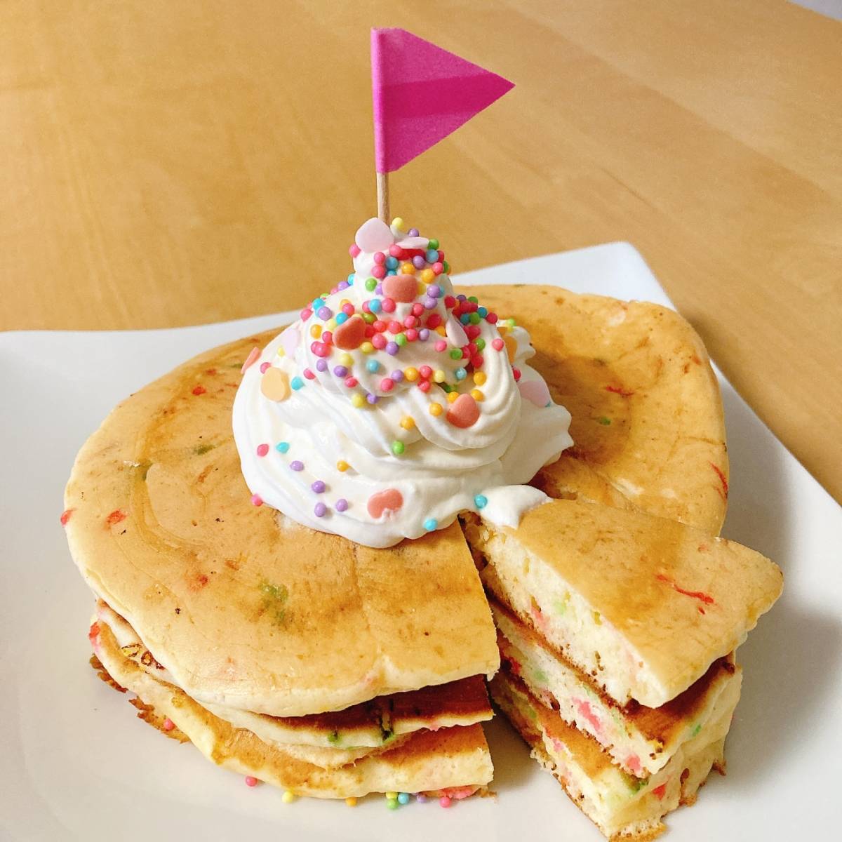 森永公式の「カラフルホットケーキ」のレシピ