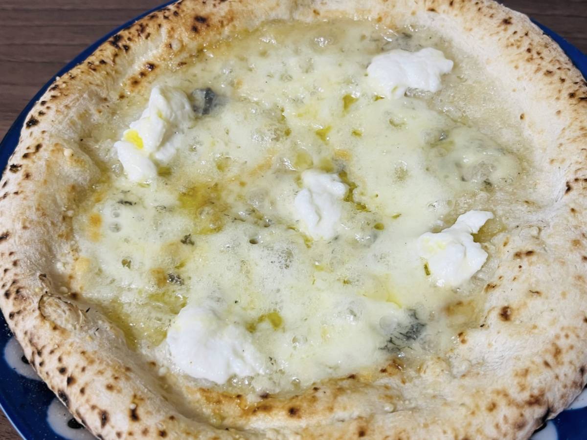 4種のチーズを使ったピザ！