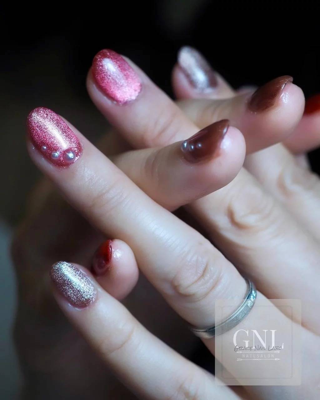 ボルドーのマグネットネイル