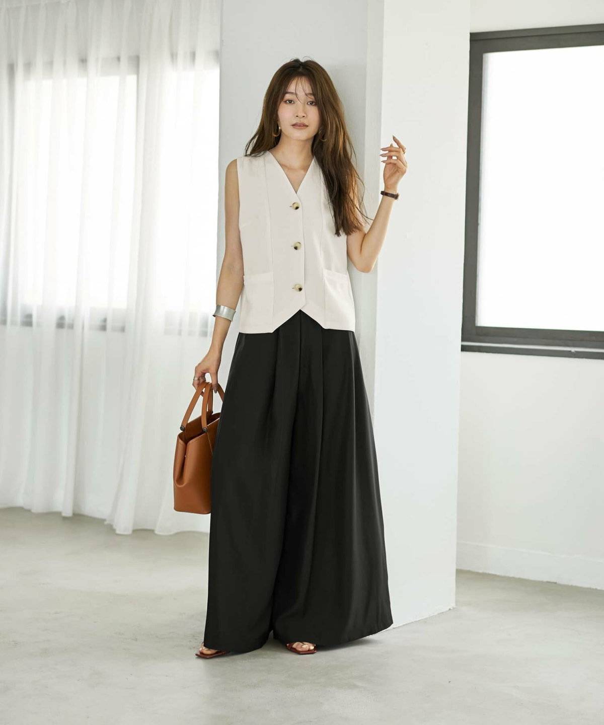 夏コーデの女性