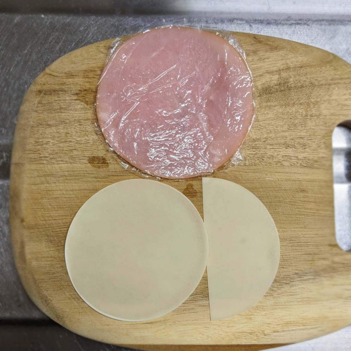 モランボン公式の「薔薇のハムとチーズロール」のレシピ