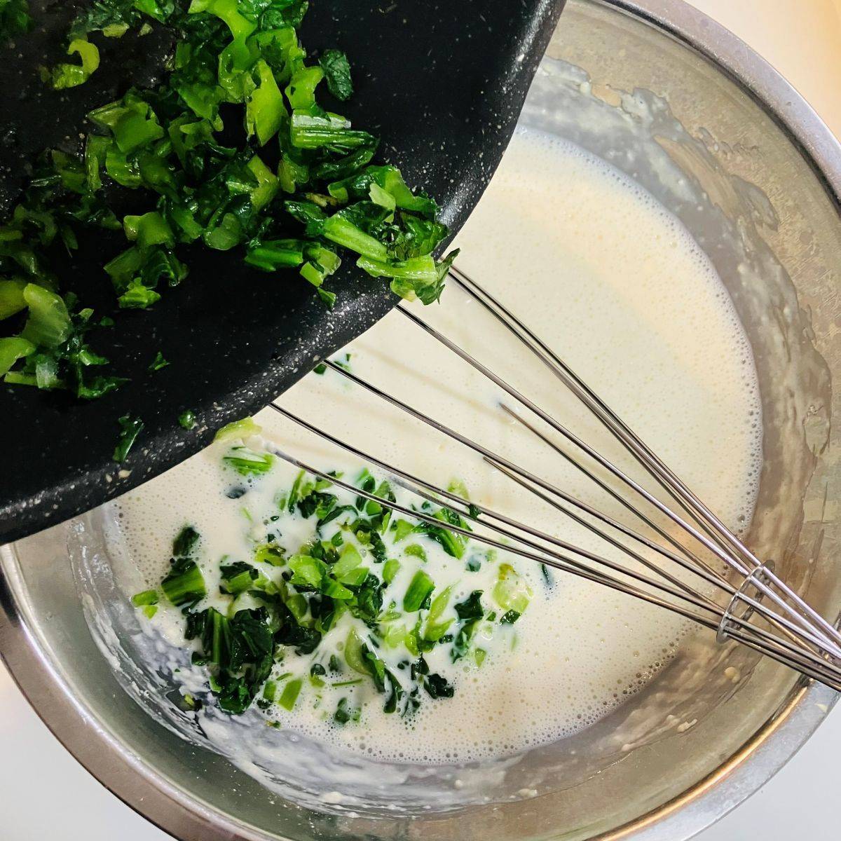 JAグループ公式の「朝ごはんにぴったり小松菜パンケーキ」のレシピ