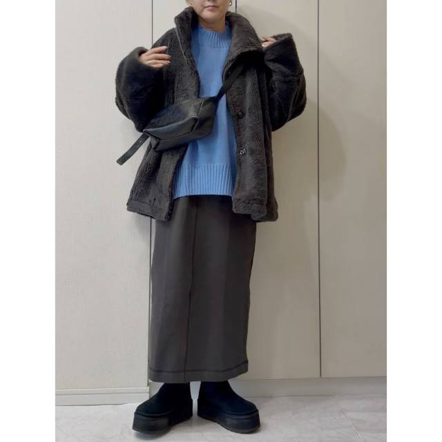 カラーニットをアクセントにする♡