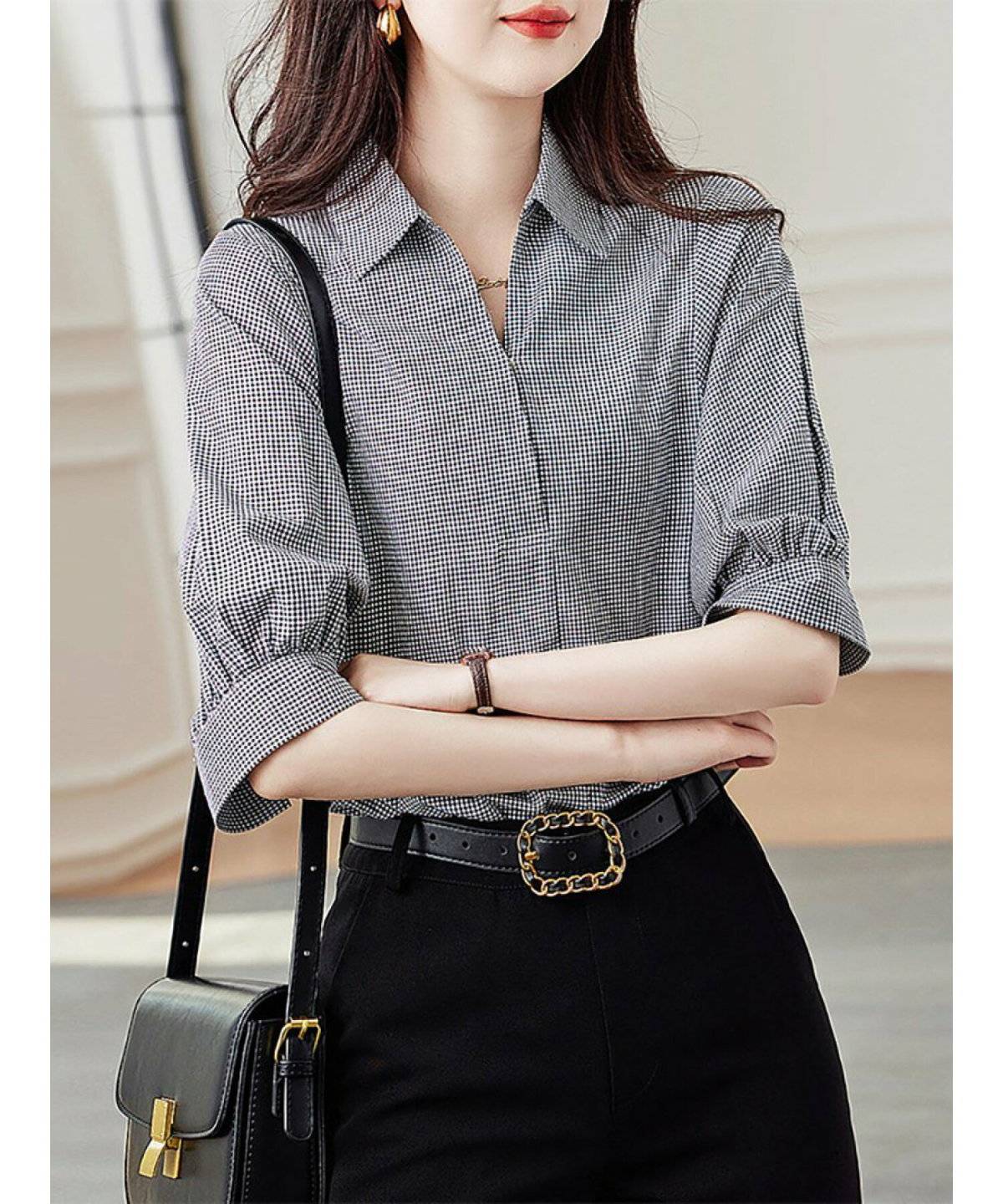 スカートコーデの女性