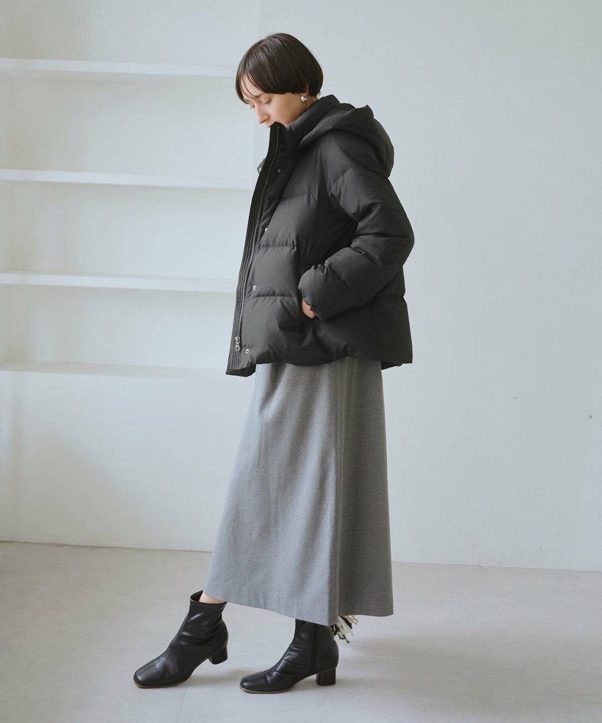 ワンピースコーデの女性