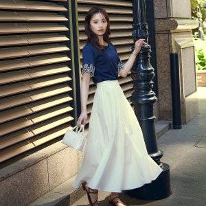 フレアスカートとAラインスカートの違いって？類似アイテムも紹介！