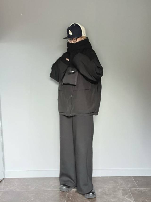 オールブラックコーデ