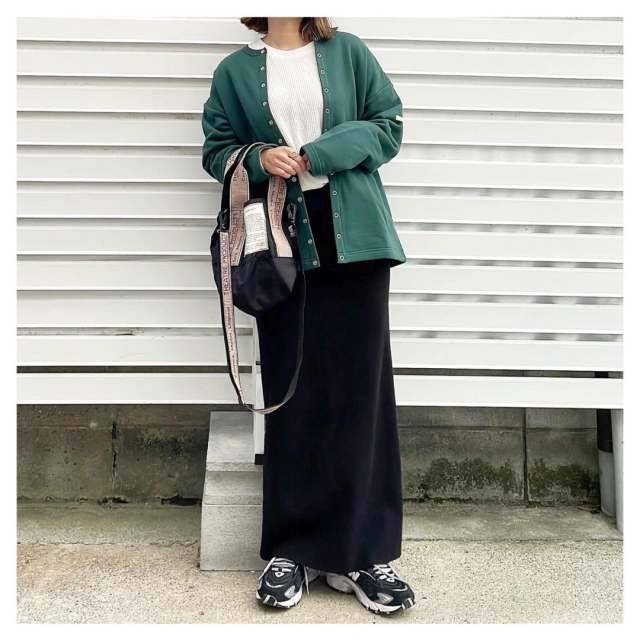 カラーカーディガンをアクセントに!