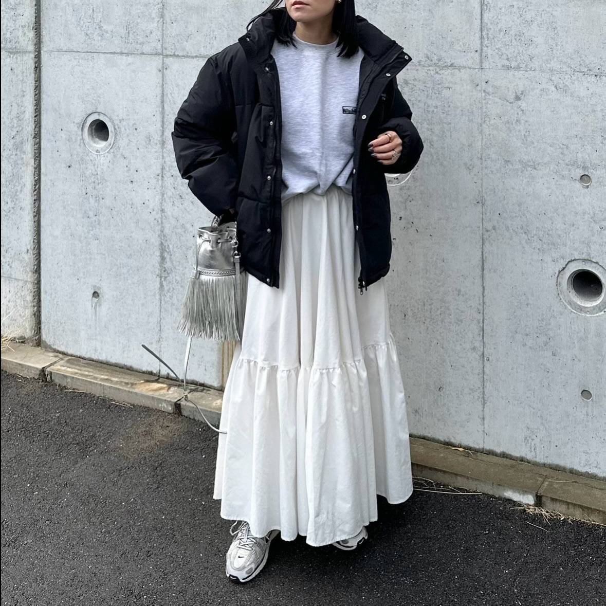 白の面積広めのモノトーンコーデ