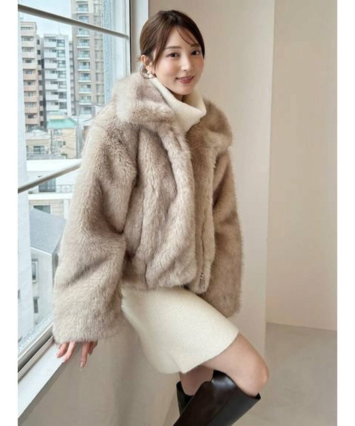 ワンピースコーデの女性