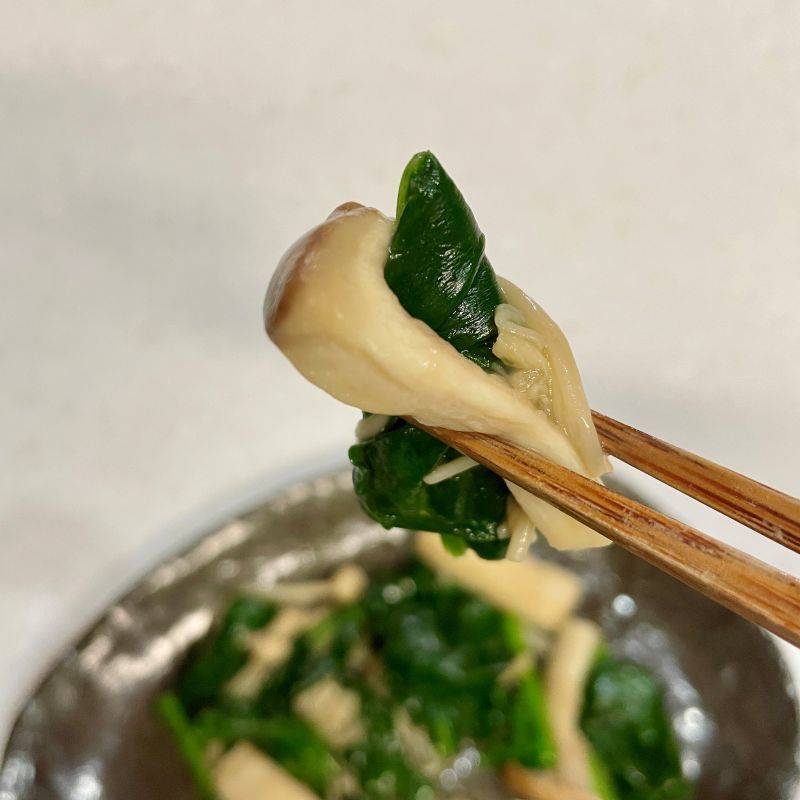 JAグループ公式の「エリンギホウレン草のバタポン炒め」のレシピ