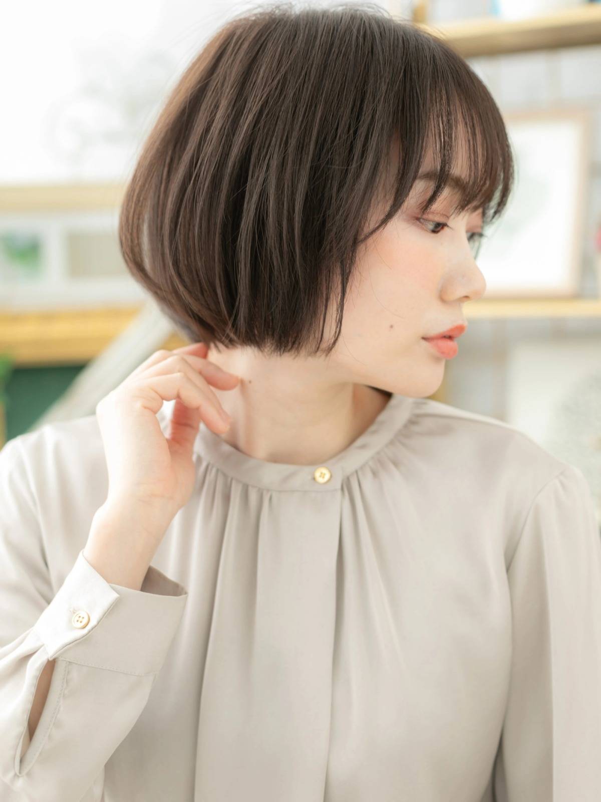 前下がりシルエットボブ