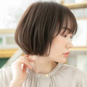  前下がりシルエットボブ 