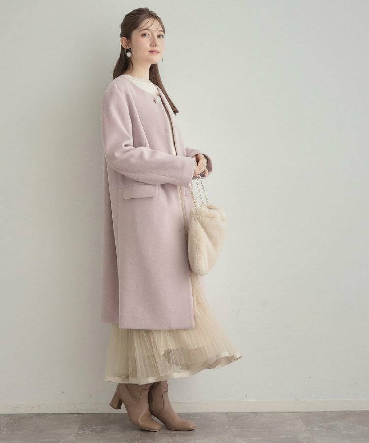 スカートコーデの女性