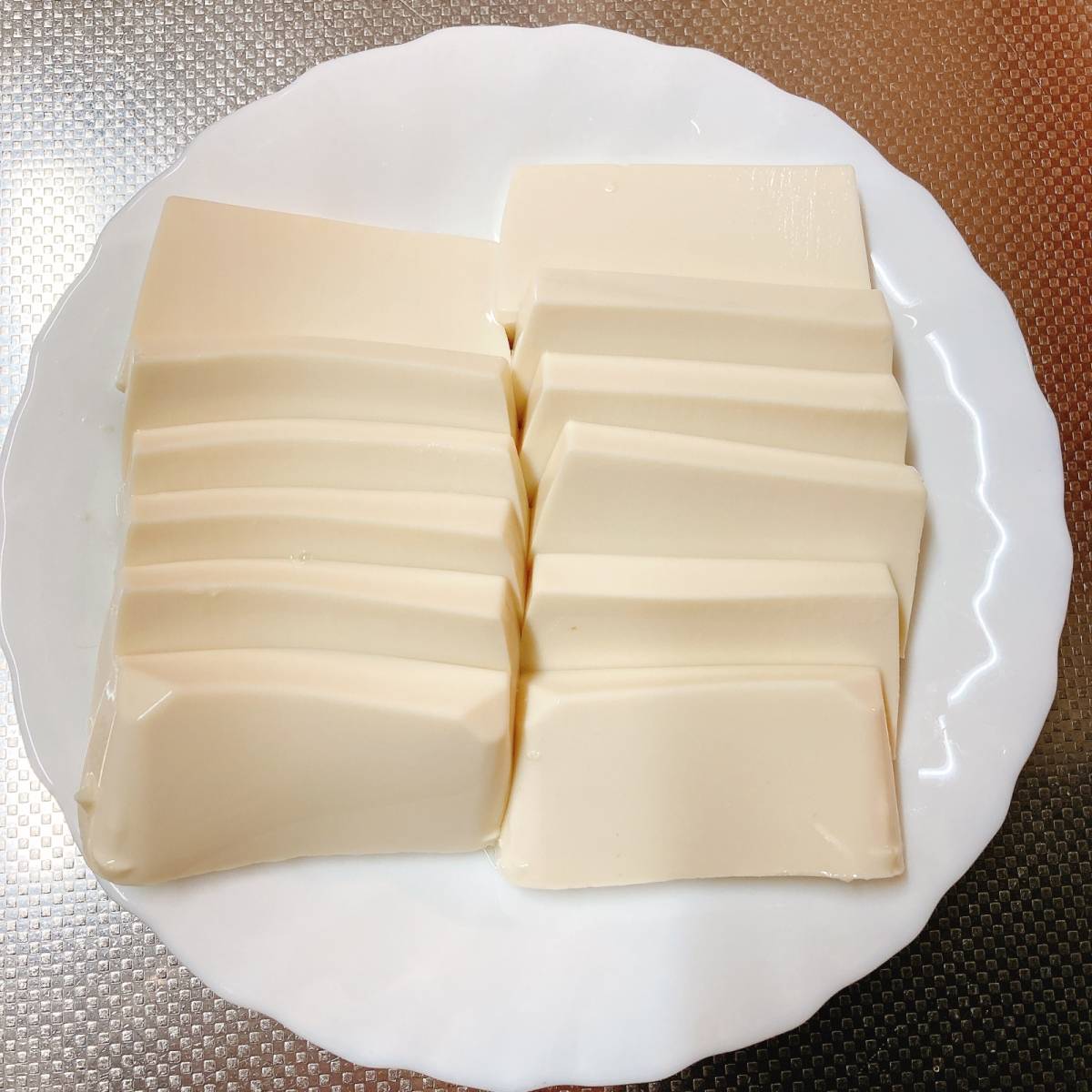 タカノフーズ公式の「豆腐のカルパッチョ納豆オクラソースかけ」のレシピ