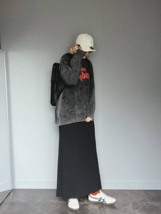 ロゴニットを合わせてカジュアルに♪