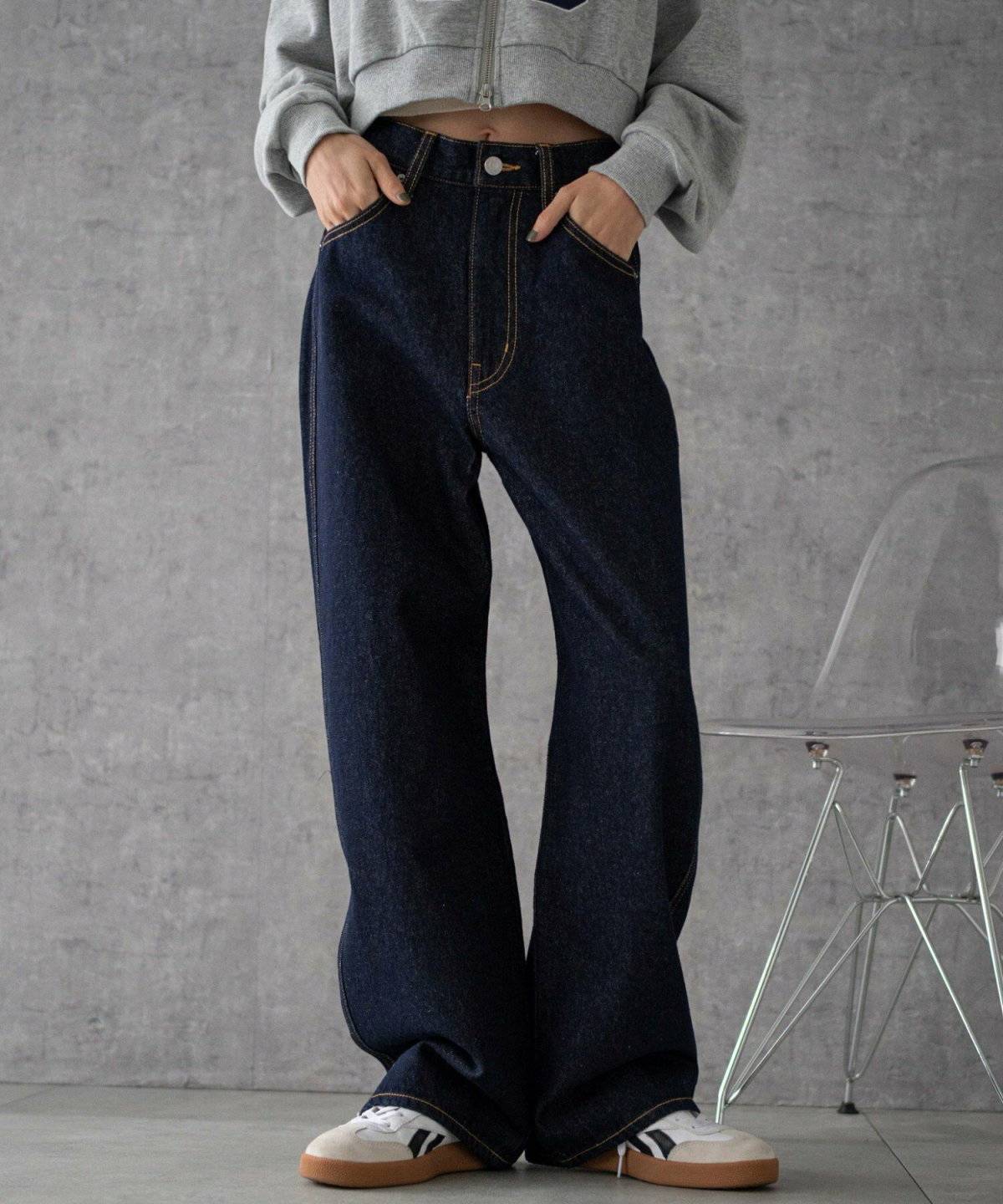 デニムパンツコーデ