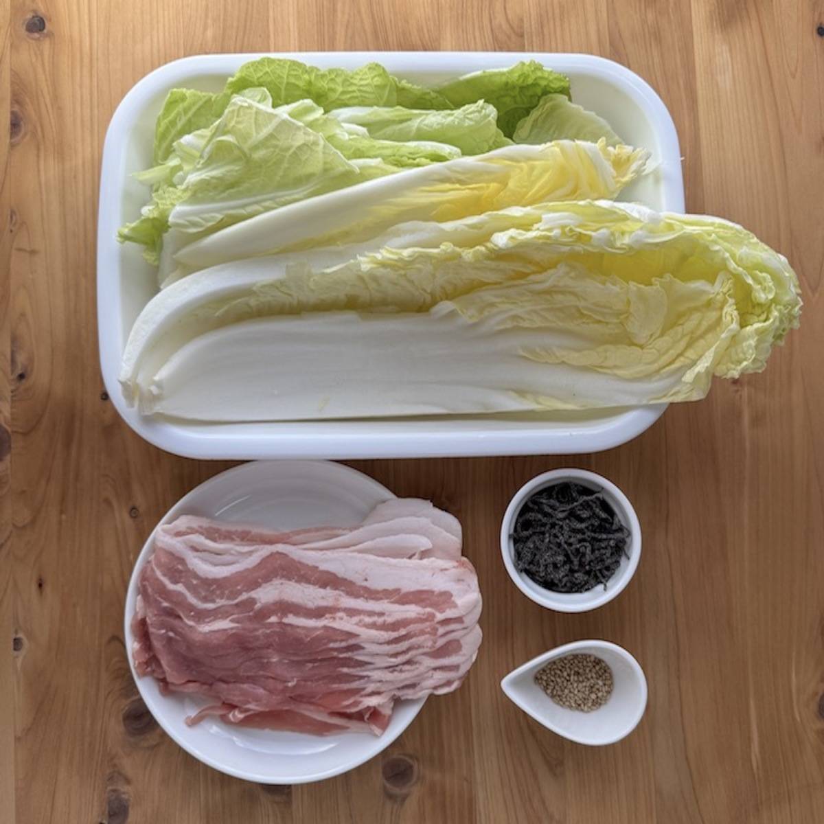 くらこん公式の「レンジで簡単！塩こんぶで豚バラ白菜」のレシピ