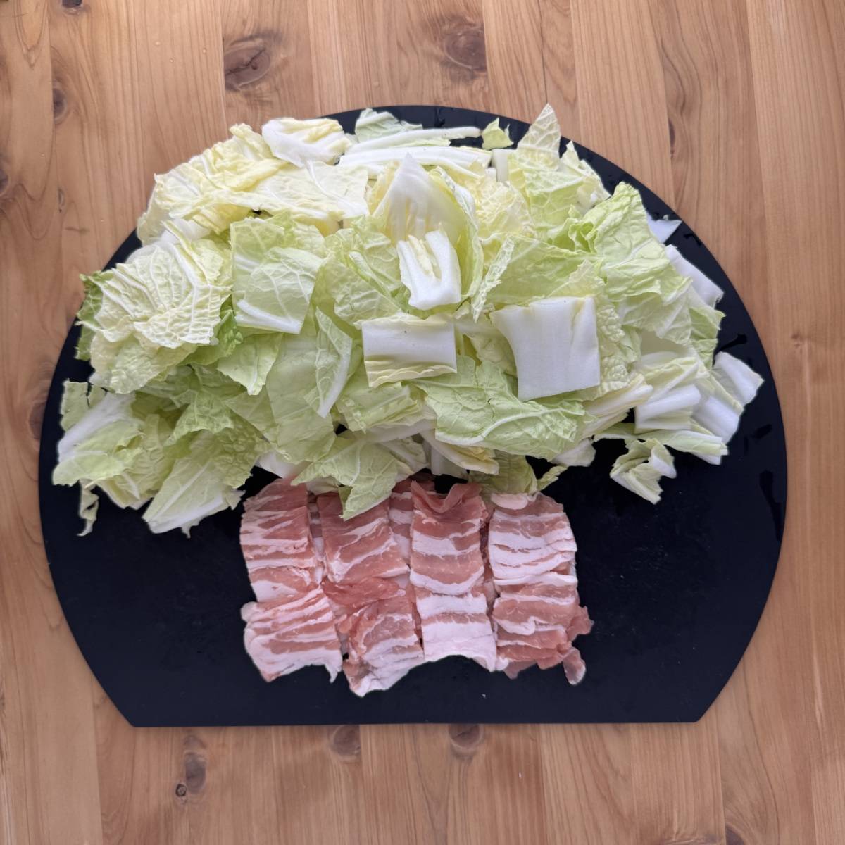 くらこん公式の「レンジで簡単！塩こんぶで豚バラ白菜」のレシピ