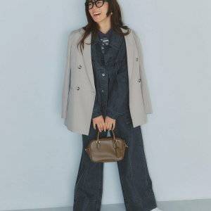 冬のレディースデニムコーデを紹介♪ジーンズやシャツとの組み合わせ方