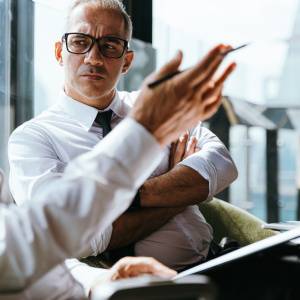 実はファンが多いです。職場でモテる40代50代男性がしないこと5選