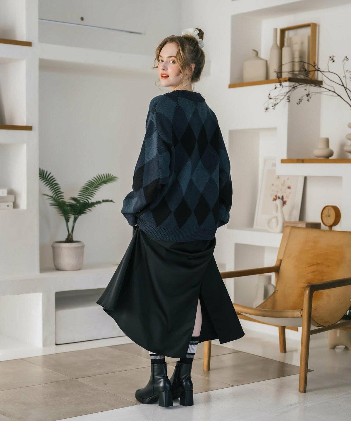 スカートコーデの女性