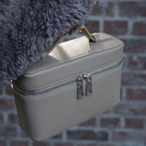 持つだけで洗練見え！使いやすさも抜かりなし「qbag paris cléa」