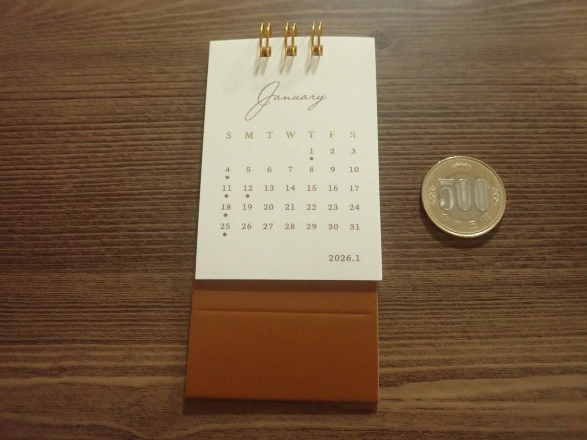 ダイソーの2026年卓上Ｗリングカレンダー(ミニ)