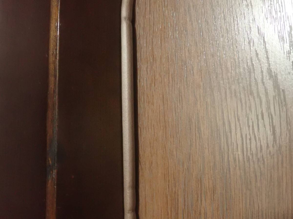 ダイソーのすきまテープ(D型、ブラウン、2本)