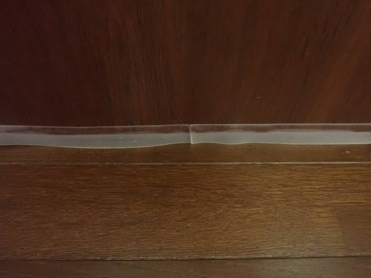 ダイソーのすきまテープ(ドア用、半透明)