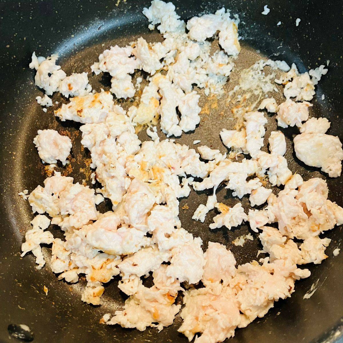 JAグループ公式の「キャベツ芯とえのきとむね肉の炒めもの」のレシピ