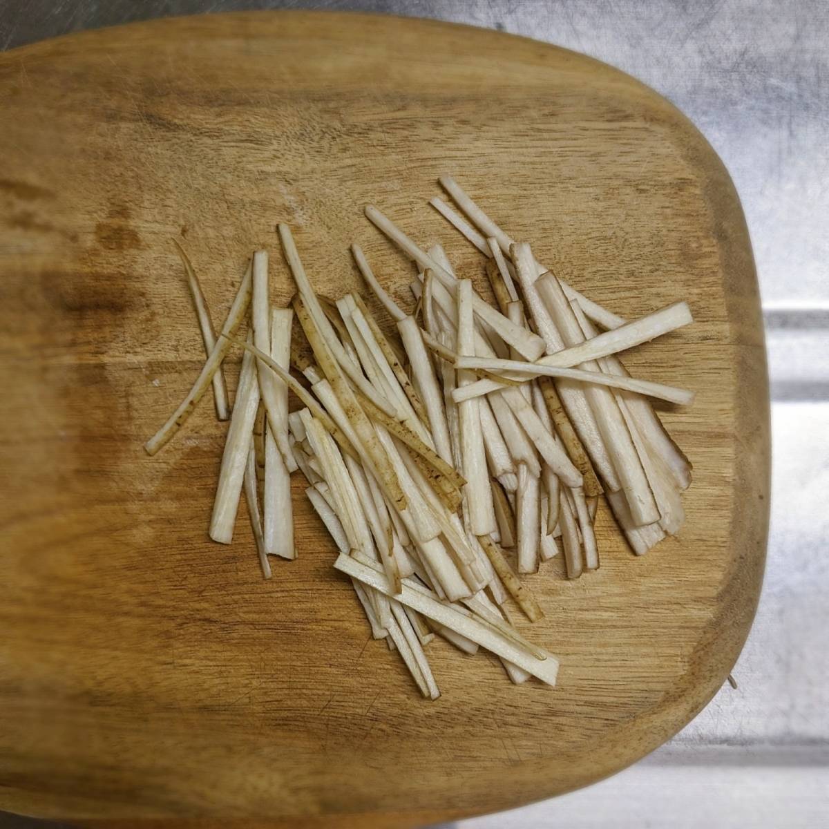 JAグループ公式の「簡単♪おつまみ♪ごま油が香る♪ごぼうの甘辛炒め」のレシピ