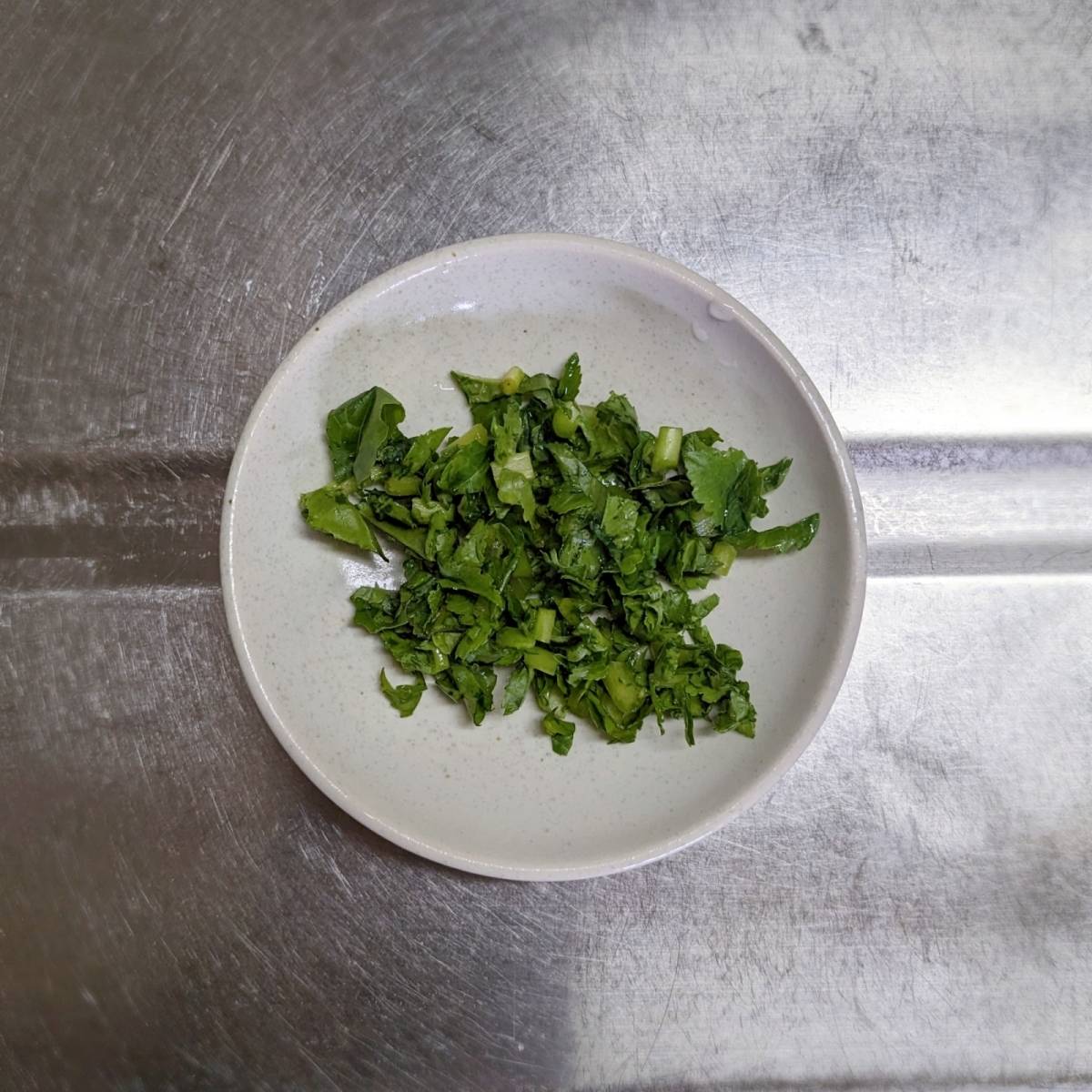 JAグループ公式の「梅と大根葉のおにぎり」のレシピ