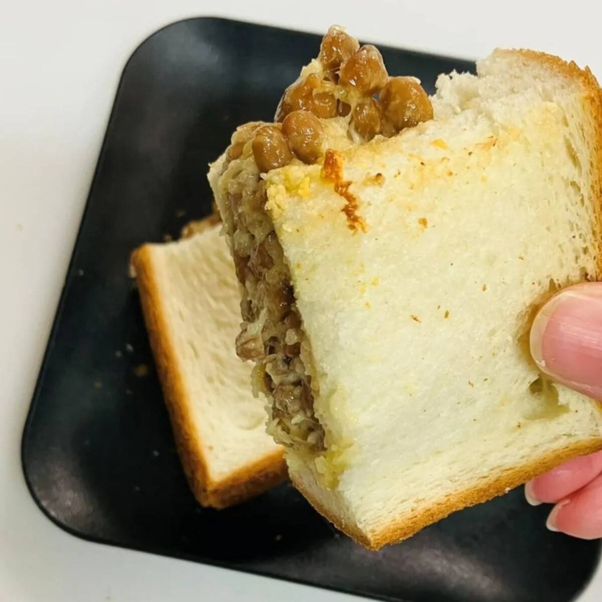 パスコ公式の「納豆とチーズの味噌だれポケットサンド」のレシピ