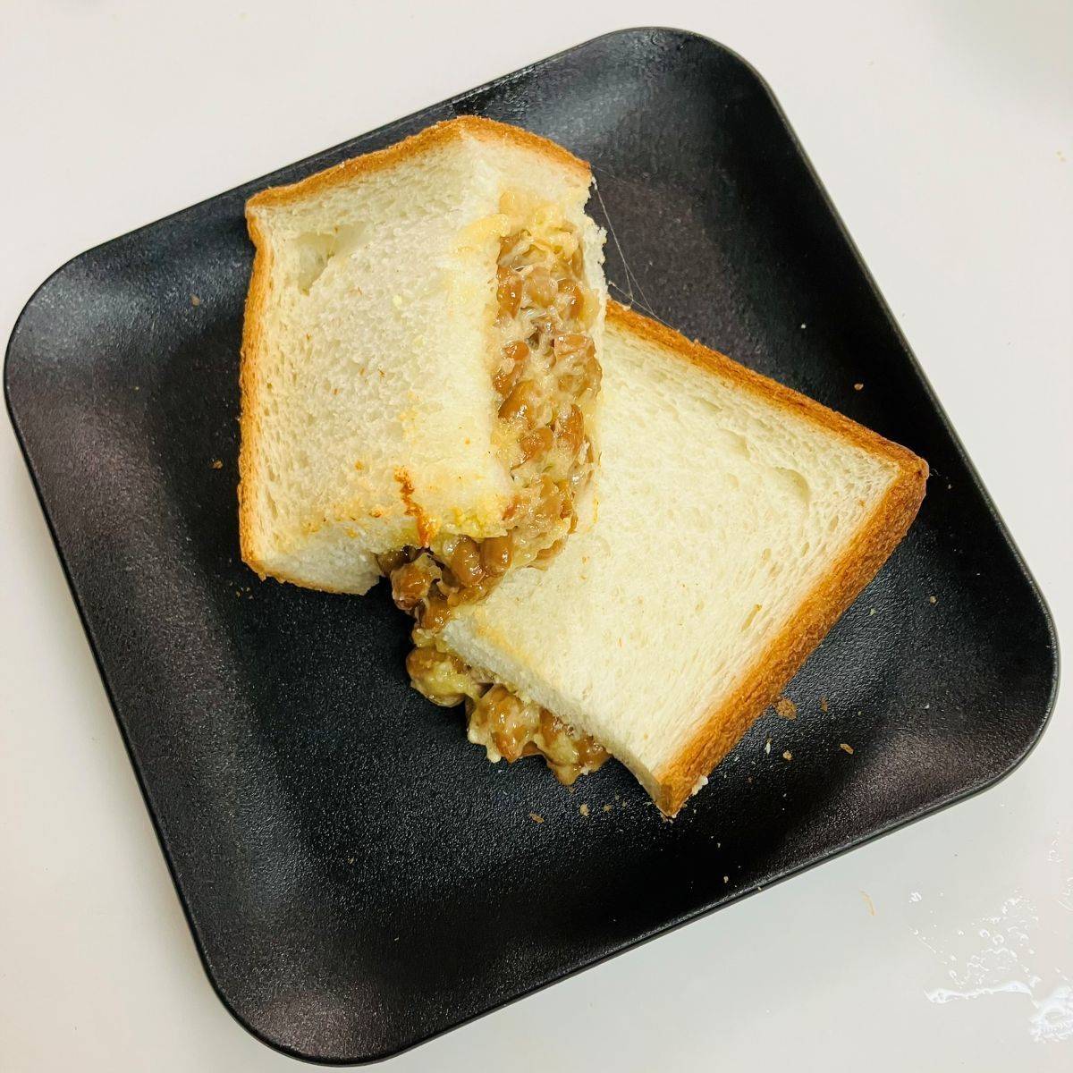 パスコ公式の「納豆とチーズの味噌だれポケットサンド」のレシピ