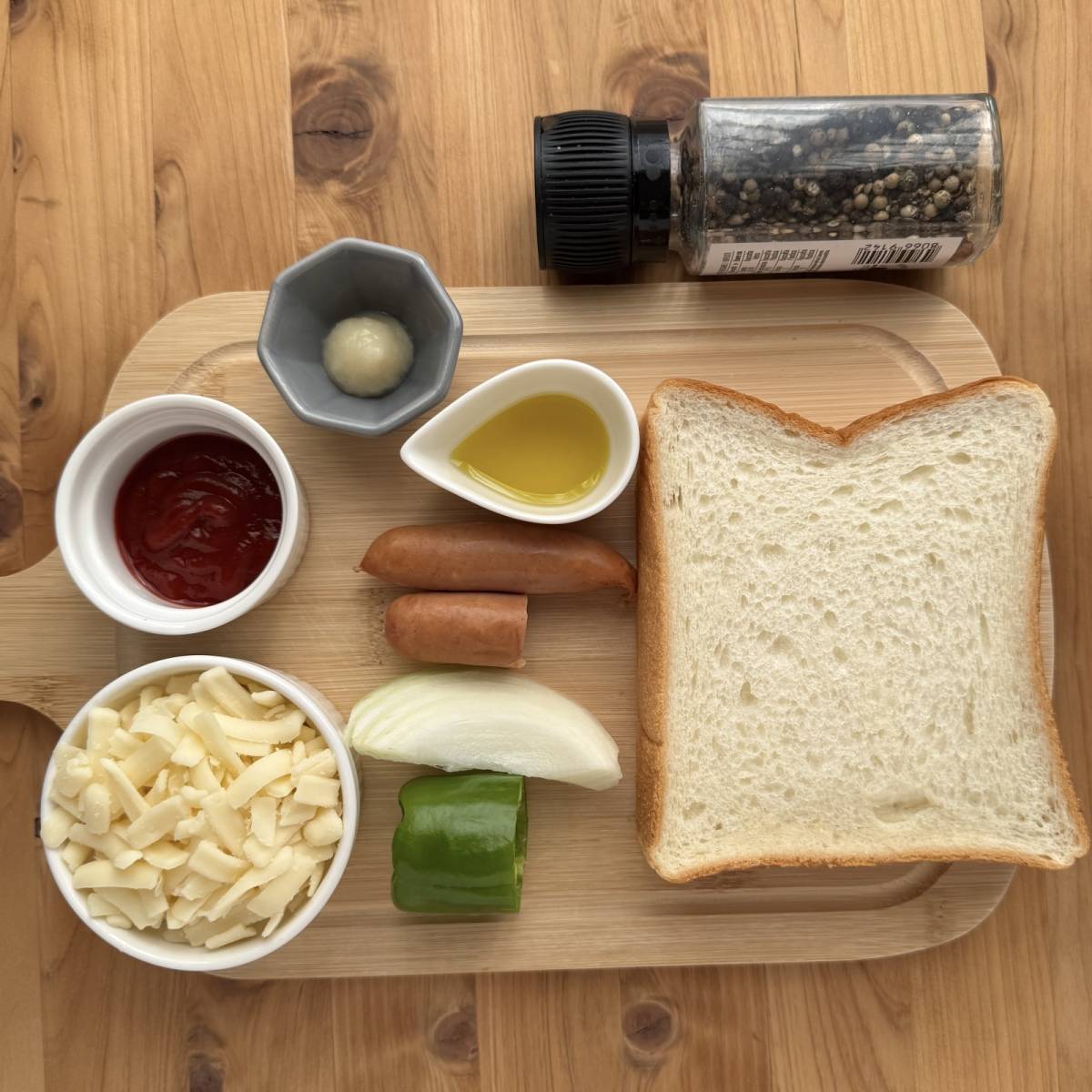 パスコ公式の「チーズたっぷりピザトースト」のレシピ