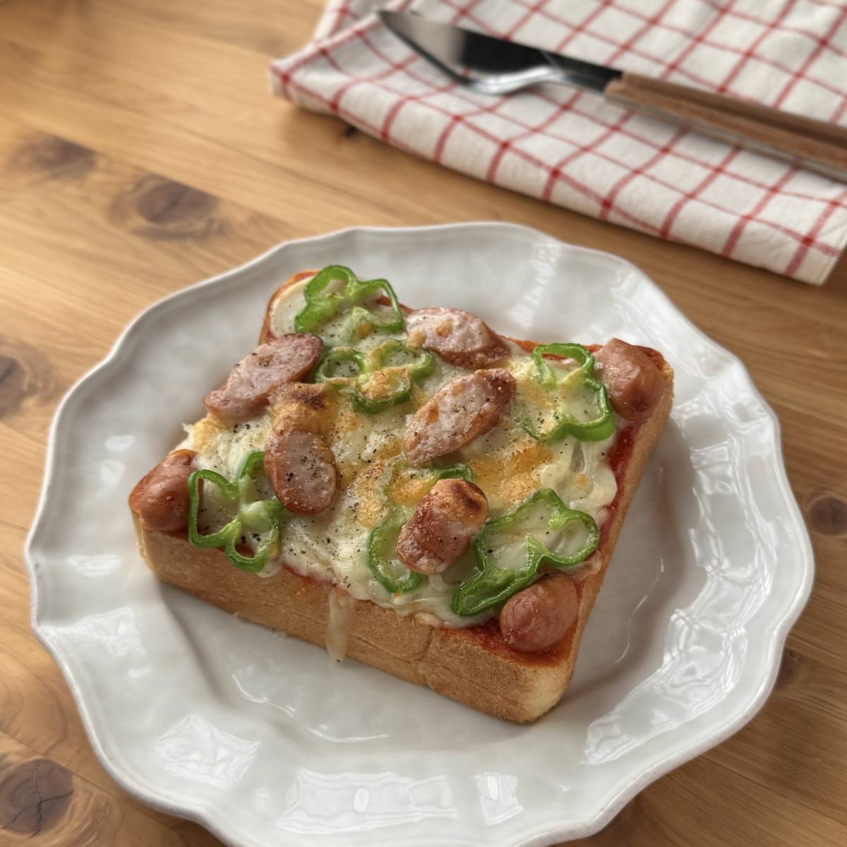 パスコ公式の「チーズたっぷりピザトースト」のレシピ