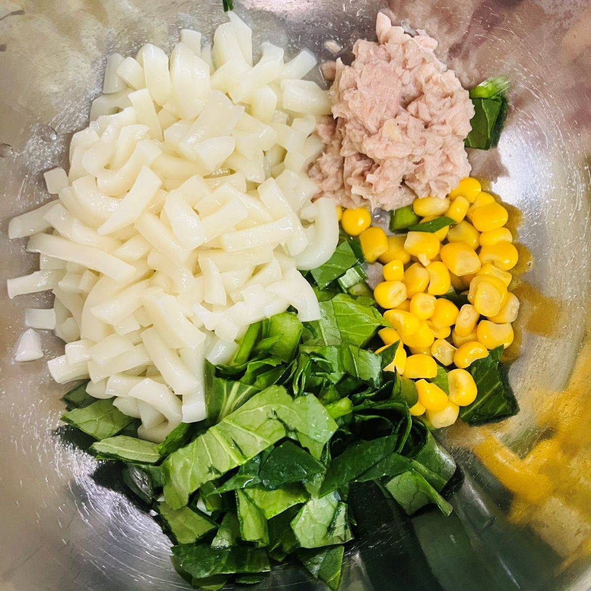 JAグループ公式の「小松菜とウインナーコーンのうどんおやき」のレシピ