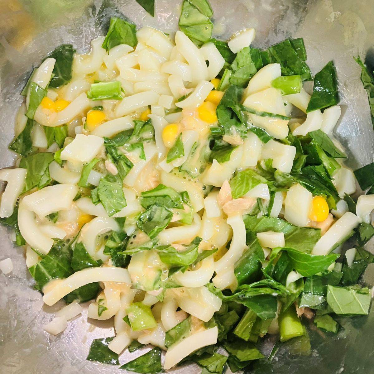 JAグループ公式の「小松菜とウインナーコーンのうどんおやき」のレシピ