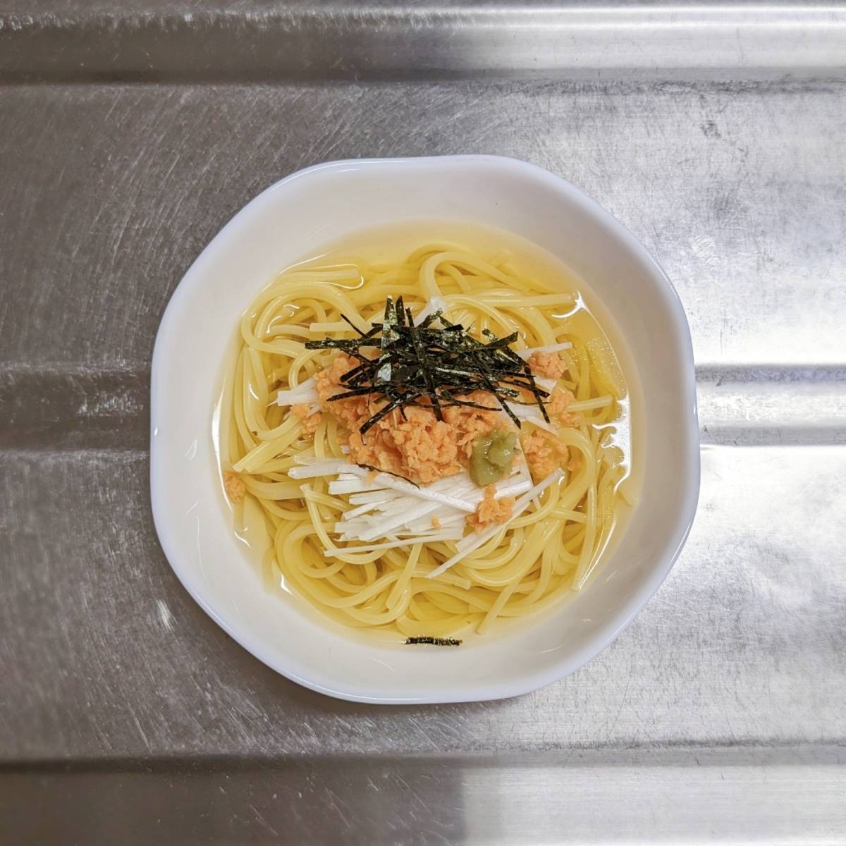 マ・マー公式の「鮭の和風スープスパゲティ」のレシピ