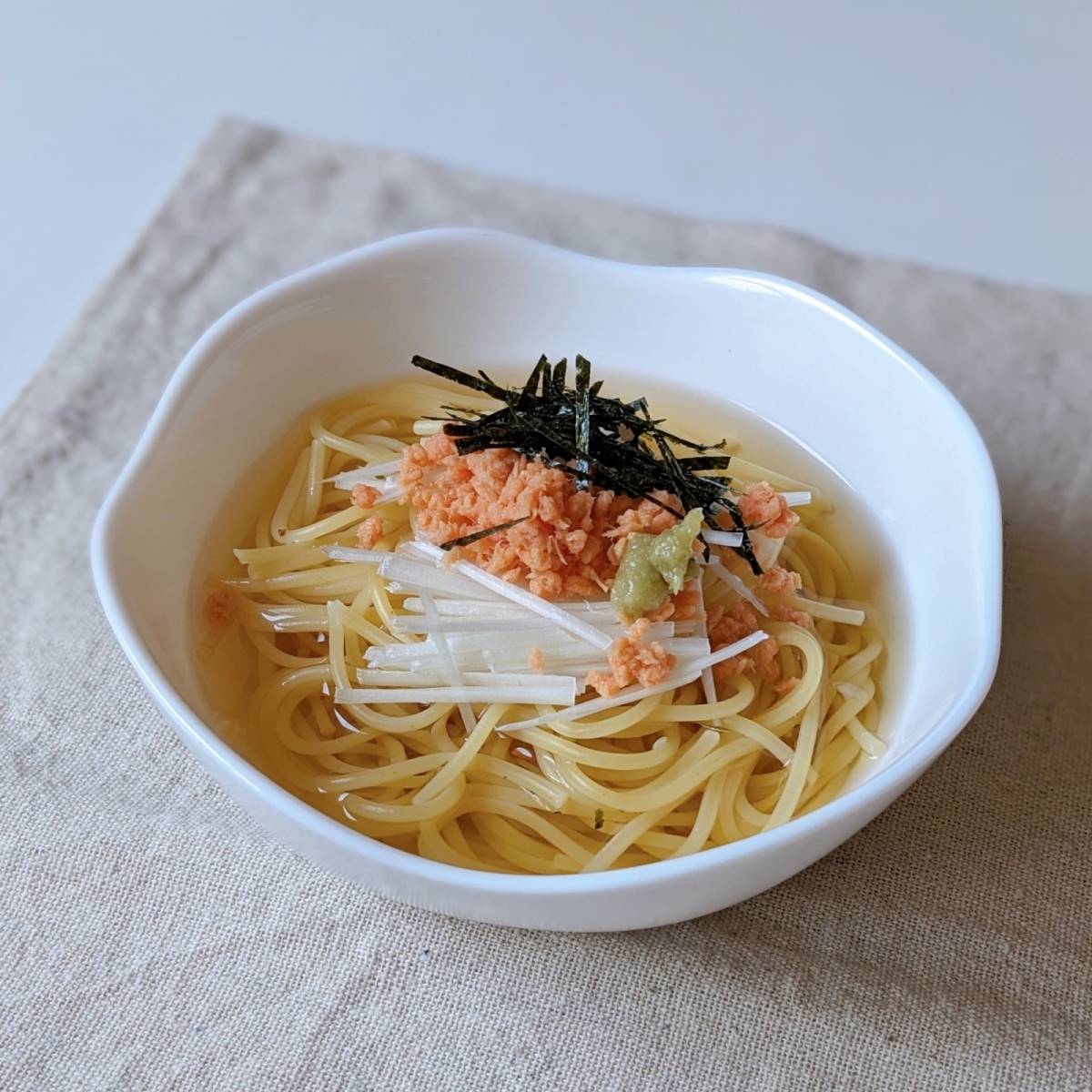 マ・マー公式の「鮭の和風スープスパゲティ」のレシピ