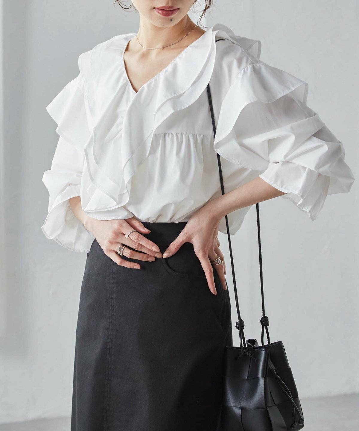 スカートコーデの女性