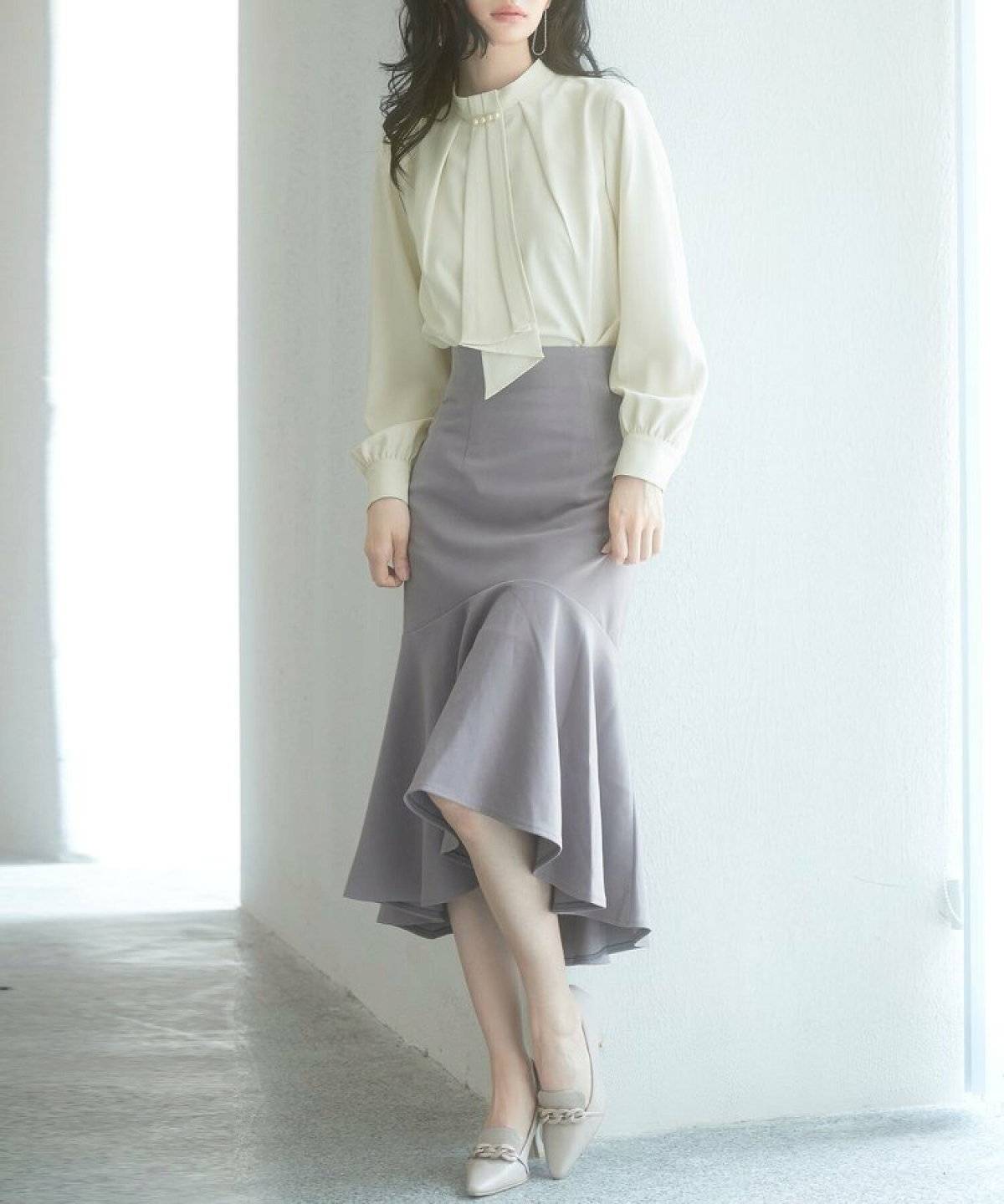 スカートコーデの女性