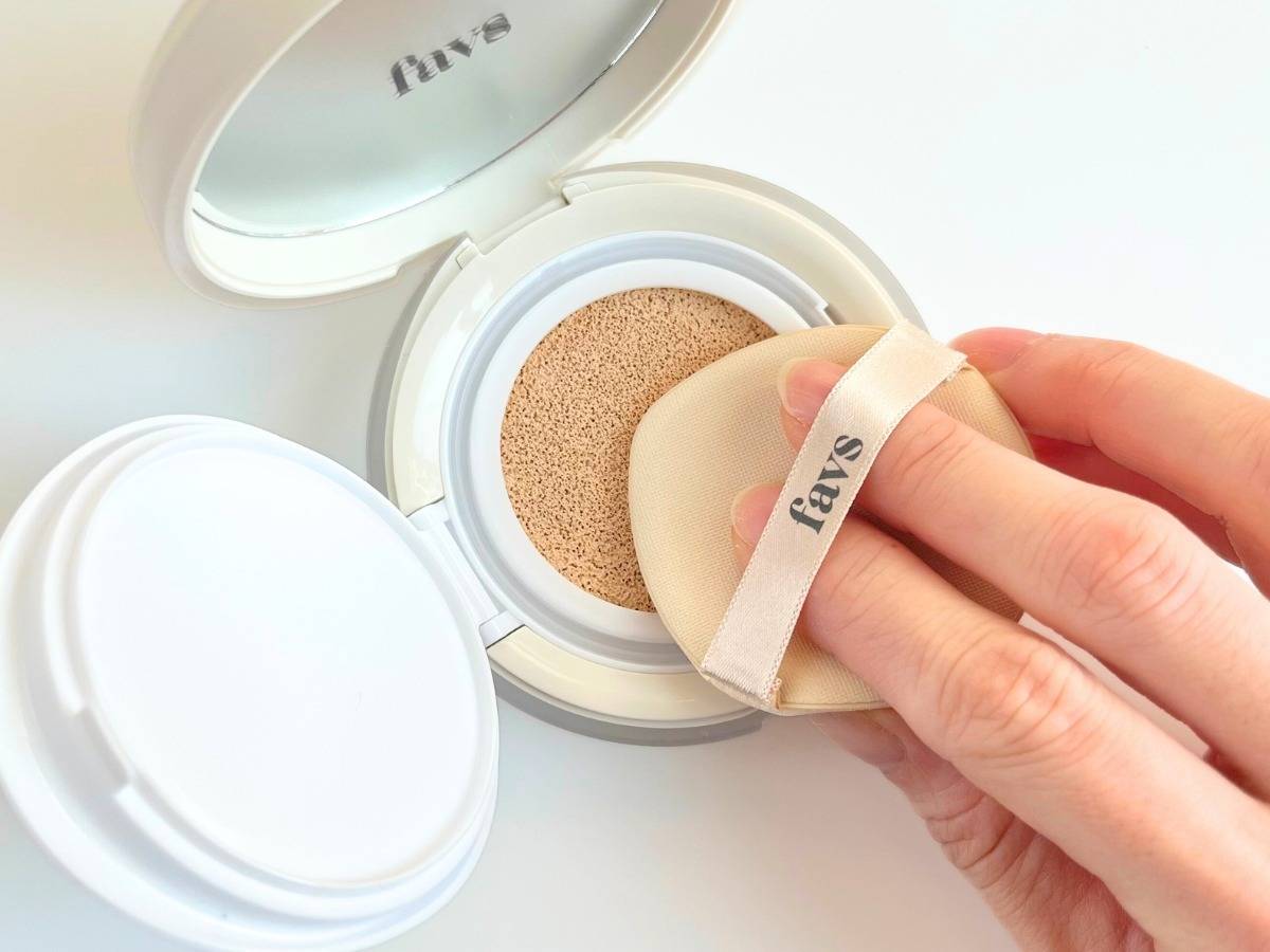 favs カーミンググロウアップクッションファンデーション