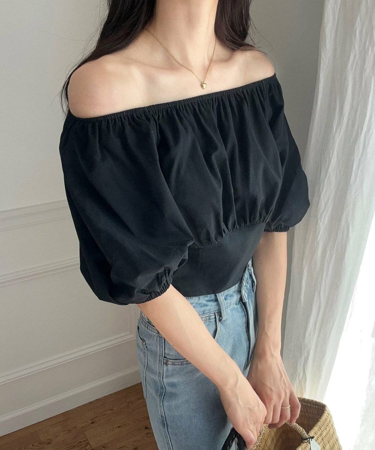 オフショルトップスコーデ