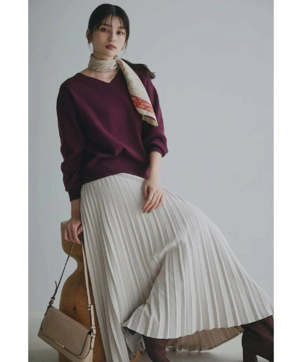 スカートを履いた女性